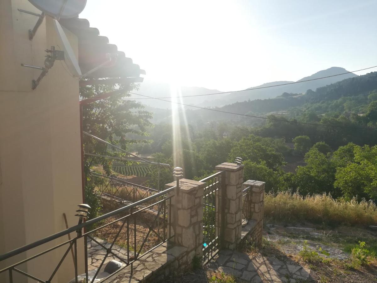 Αρχοντικό Πλατανιωτισσα Βίλα Καλάβρυτα Εξωτερικό φωτογραφία